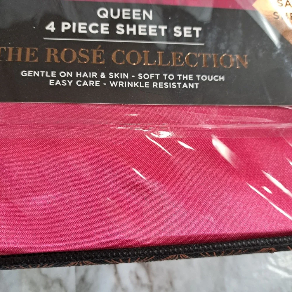 Juicy Couture Queen 4 Piece Sheet Set Fuchsia Wrinkle Resistant‎ Satin Sheets